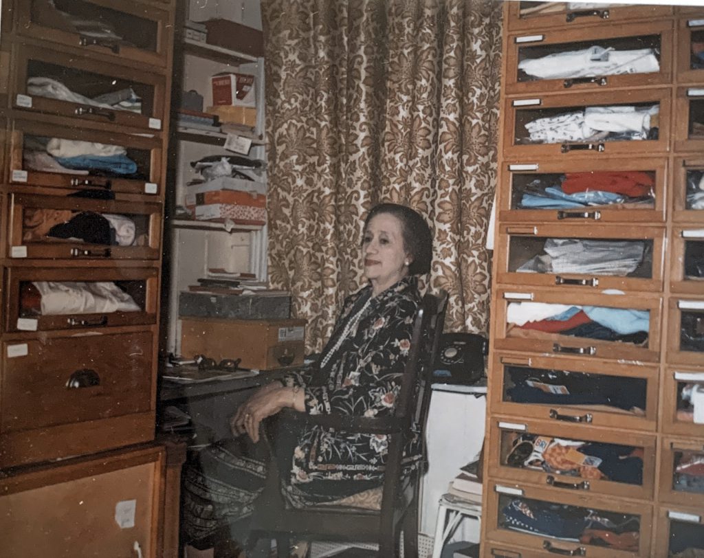 Takis by Susanna Lovell - Ourboox.com