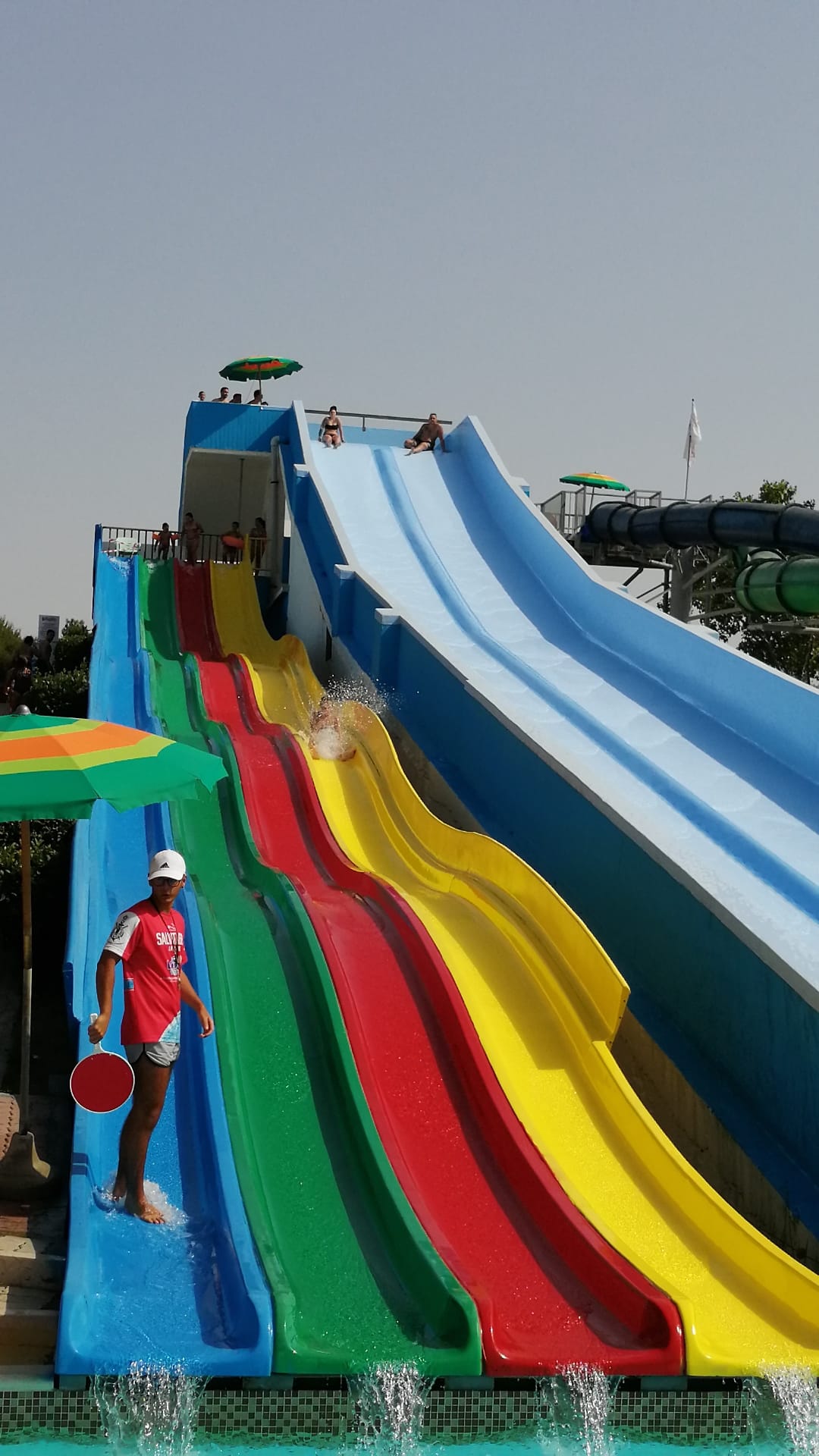 Mes aventures cette été. by Clotilde Mennella - Illustrated by Floriana Carrelli - Ourboox.com