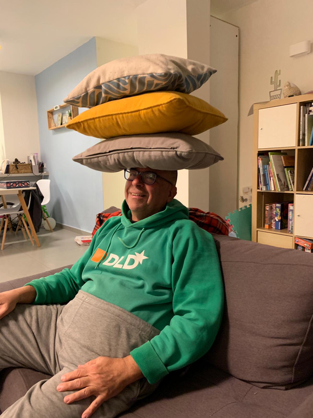 Sixty Minutes, Seventy Years – PIctures from my life by Mel Rosenberg - מל רוזנברג - Ourboox.com