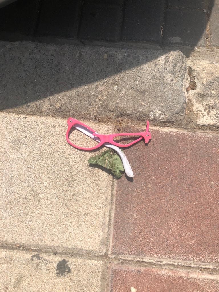 Objects with faces by Allon Sasson - Illustrated by Allon Sasson - Ourboox.com