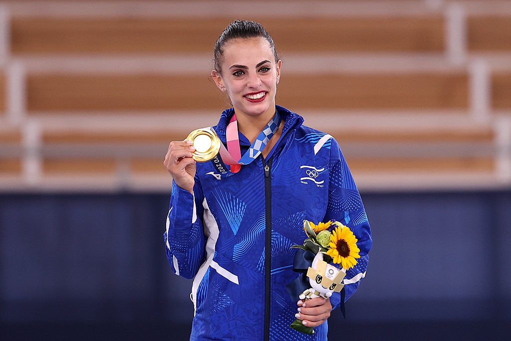 the medals! by maayan shunim - Illustrated by Maayan shunim ,Shira zur and Miriam lapid - Ourboox.com