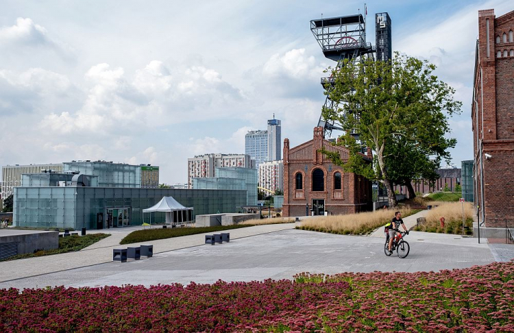 Polska by fontanna - Ourboox.com