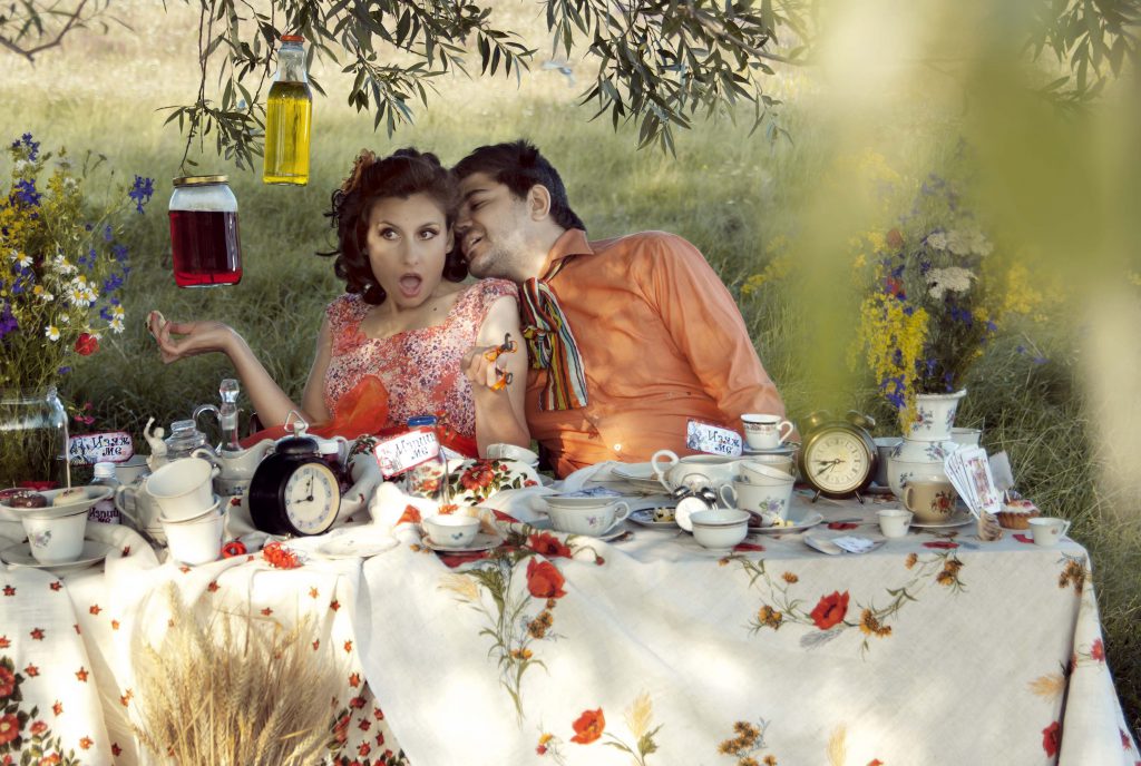 Alice by Naya Koleva - Illustrated by Dora Dikovska - Ourboox.com