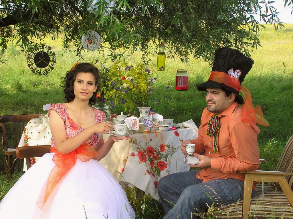 Alice by Naya Koleva - Illustrated by Dora Dikovska - Ourboox.com