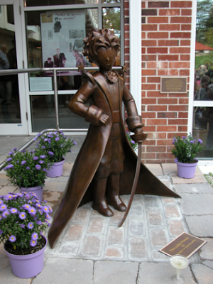 «Зі сторінок книги – у бронзу та граніт…» by Galuna Stanko - Illustrated by Пропоную вам віртуальну екскурсію по всьому світу, щоб побачити, скільки різних скульптурних композицій створено цьому улюбленому літературному герою і його автору - великому романтику Антуану де Сент-Екзюпері. - Ourboox.com