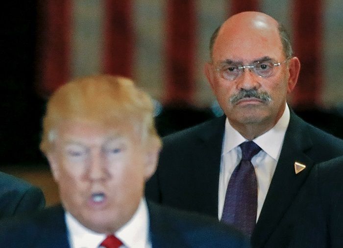 Evasione fiscale di Donald Trump by Francesca Della Corte - Illustrated by Chiara Bettella, Francesca Della Corte e Giulia Raccanello - Ourboox.com