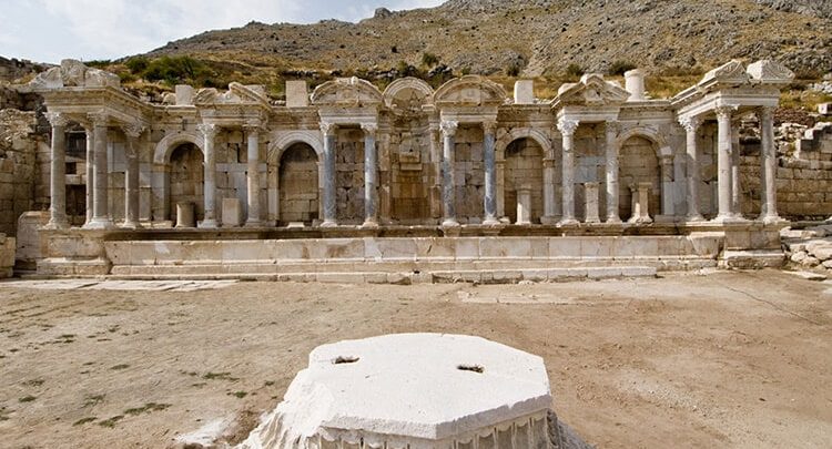 Anadolu’daki Tarihi Eserler by Mustafa Emin Yıldırım - Illustrated by Mustafa Emin Yıldırım - Ourboox.com