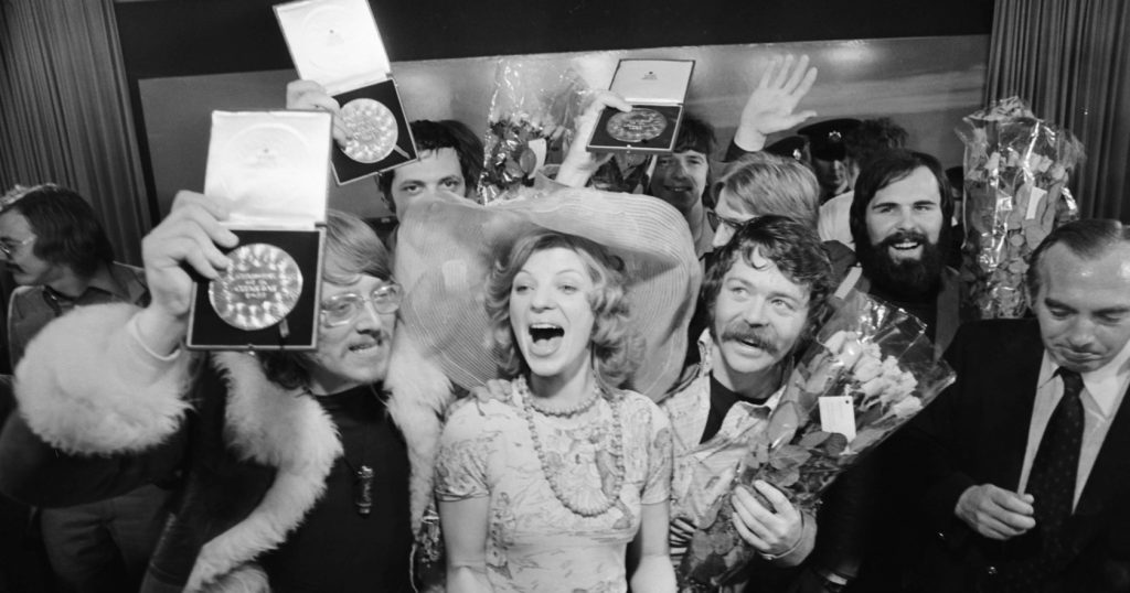 Ding-a-dong! by Yarin Motiei - Ourboox.com