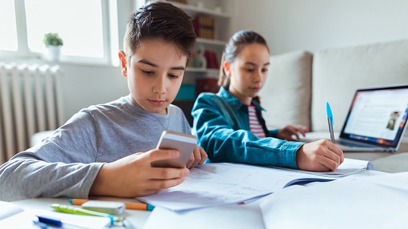 online learing למידה מקוונת by areen romele - Ourboox.com