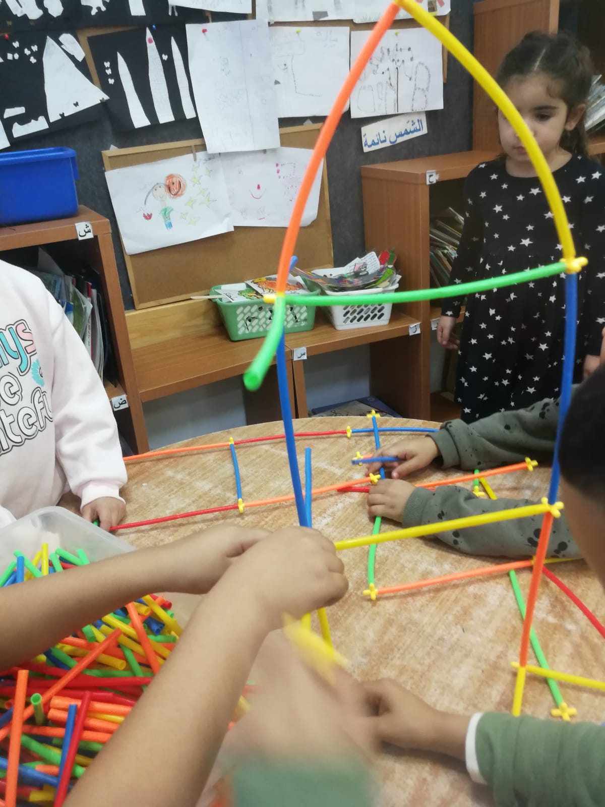 فعاليات في أعقاب قصة “حكاية نقطة على دفتر أبيض” by mysona hasarmi - Illustrated by عمل وابداع اطفال بستان وروضات المزرعة - Ourboox.com