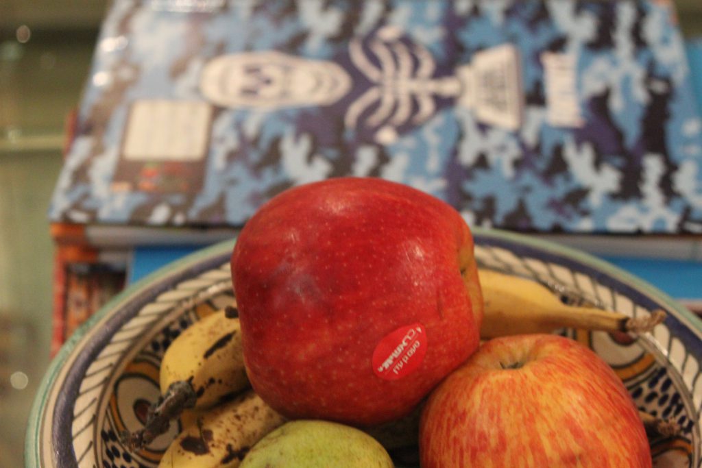 لوني المفضل…الازرق by yazan wajdi younis - Illustrated by YwY-يزن يونس - Ourboox.com