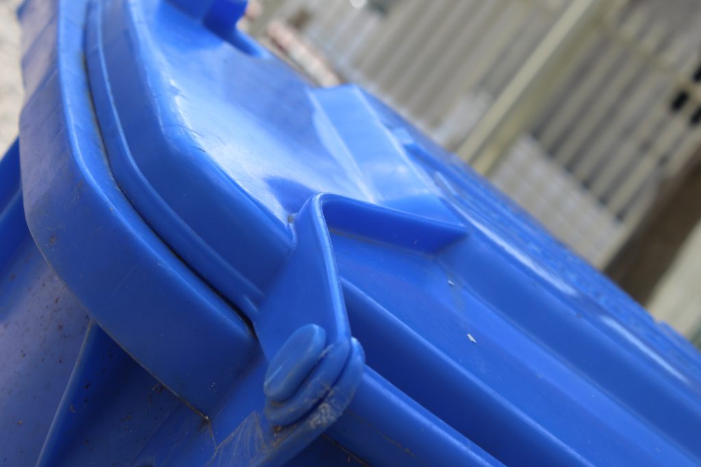 لوني المفضل…الازرق by yazan wajdi younis - Illustrated by YwY-يزن يونس - Ourboox.com