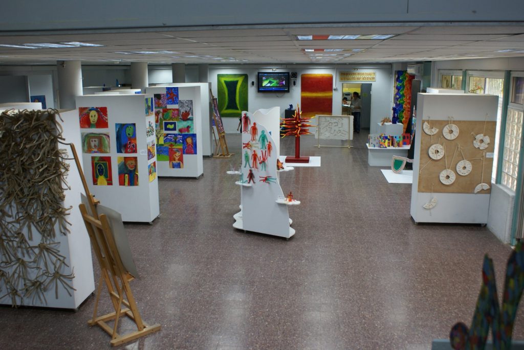 שׁוֹן עוֹלֶה לְכִתָּה א’ by merav moraly - Illustrated by מירב מורלי - Ourboox.com